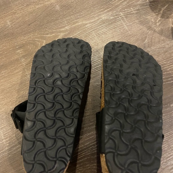 Birkenstock Gizeh Sandals - Picture 4 of 4